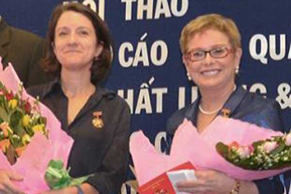 Congratulations to CDC-Vietnamâs Country Director and Associate Deputy Director 