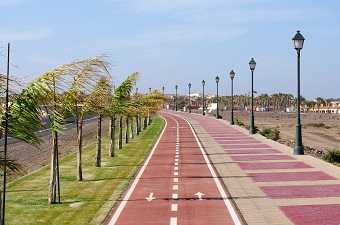 promenade with bicycle lanes 