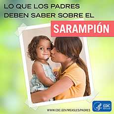 Foto de la madre besando su hija. Lo que deben saber los padres sobre el sarampión.