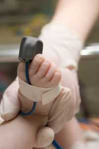 Screening for critical congenital heart defects using a pulse oximeter sensor on a newborn’s foot