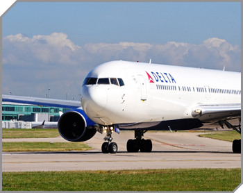 delta plan on a runway in the downtime