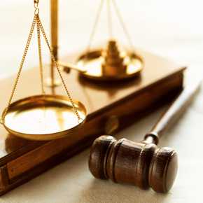 Photo: Scales and Gavel legal symbols