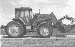 Photo1: tractor with front grapple