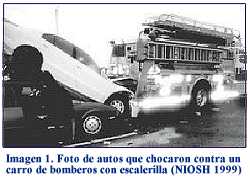 Imagen 1. Foto de autos que chocaron contra un carro de bomerso con escalerilla (NIOSH 1999)