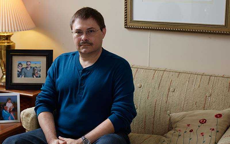 Mark, 47 años, California; se le diagnosticó cáncer rectal a los 42 años.